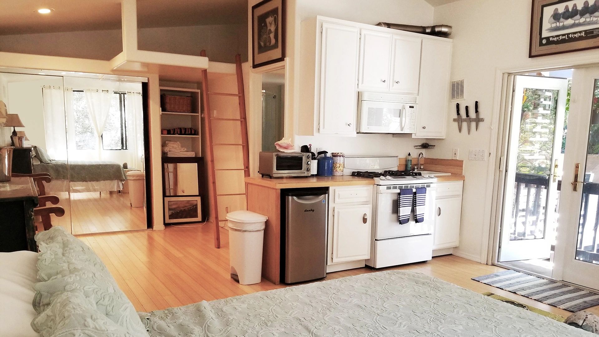 1718 A Topanga Skyline Dr — Hideaway In The Trees